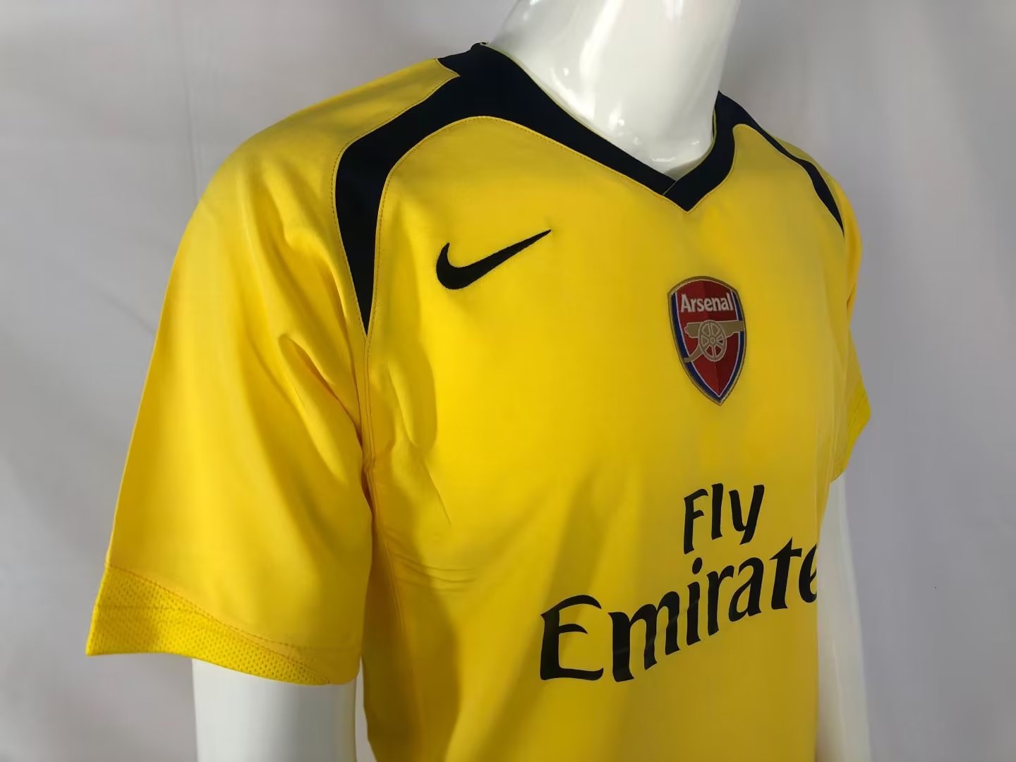 Retro Arsenal Away Jersey 2006/07